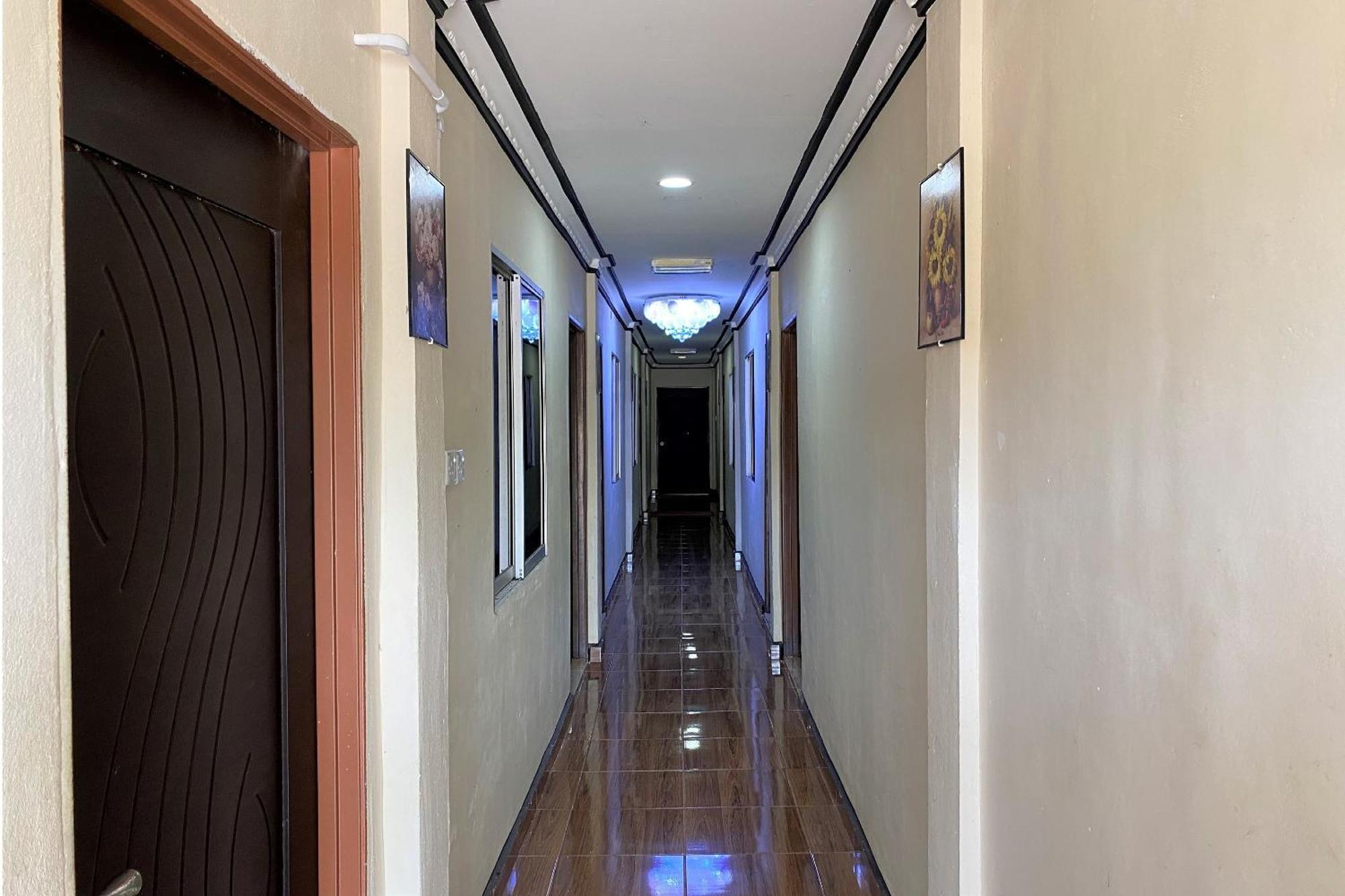 Oyo 90205 Bayu Sintok Motel チャンルーン エクステリア 写真