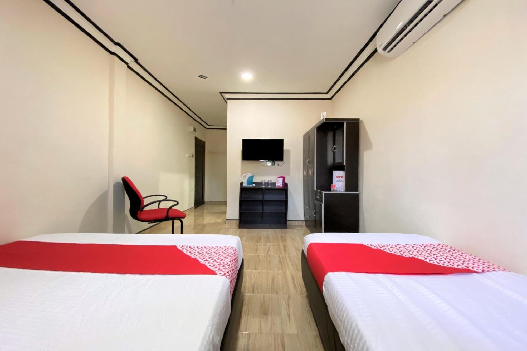 Oyo 90205 Bayu Sintok Motel チャンルーン エクステリア 写真
