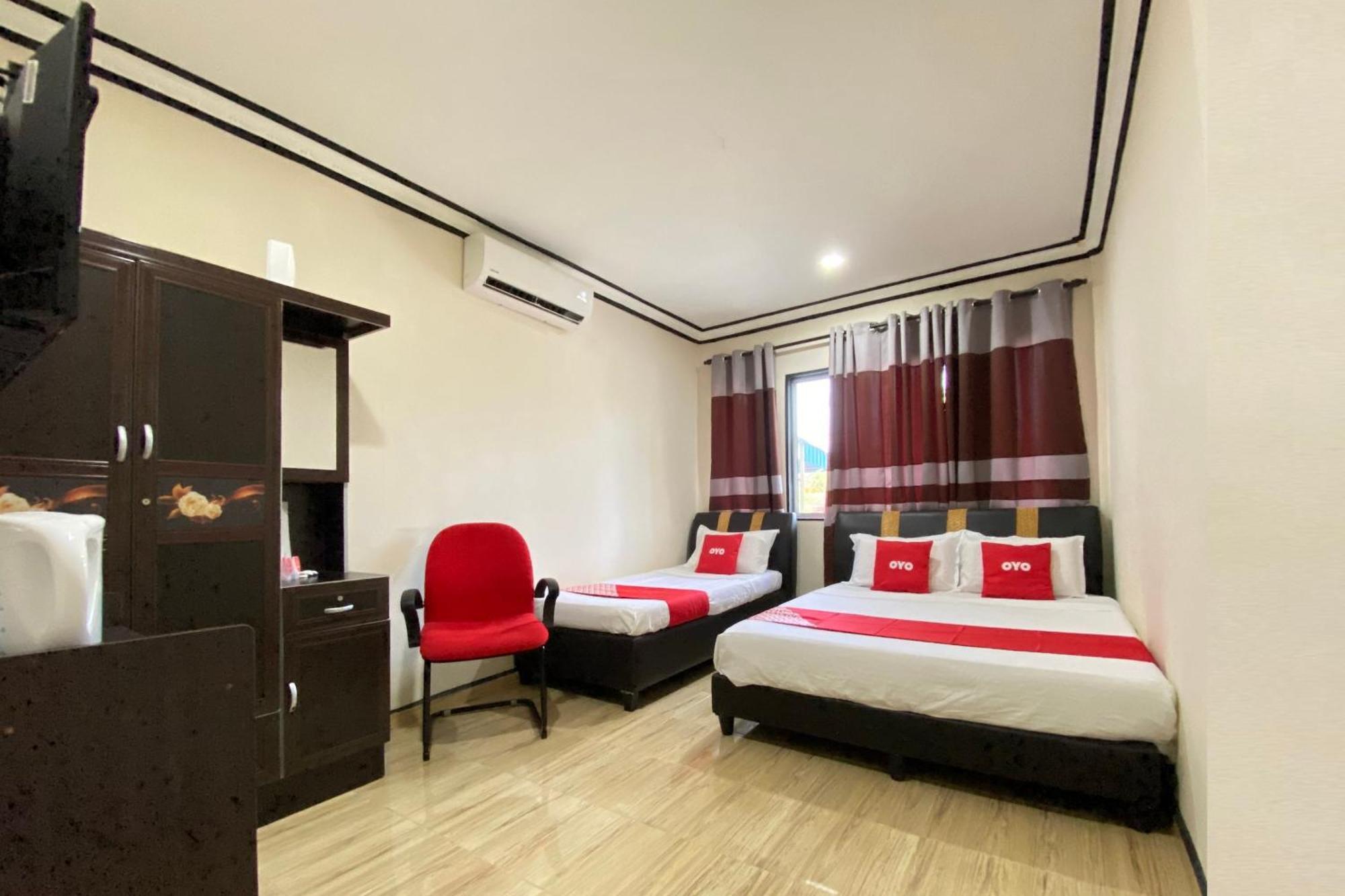 Oyo 90205 Bayu Sintok Motel チャンルーン エクステリア 写真