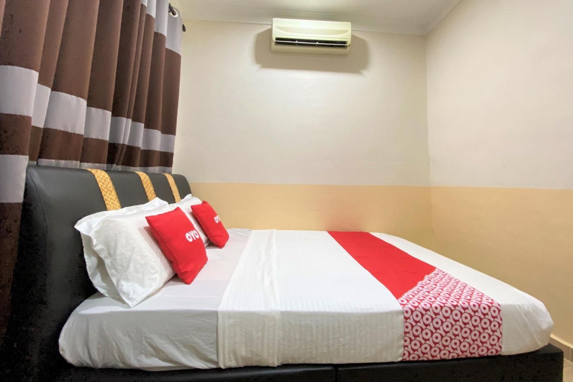 Oyo 90205 Bayu Sintok Motel チャンルーン エクステリア 写真