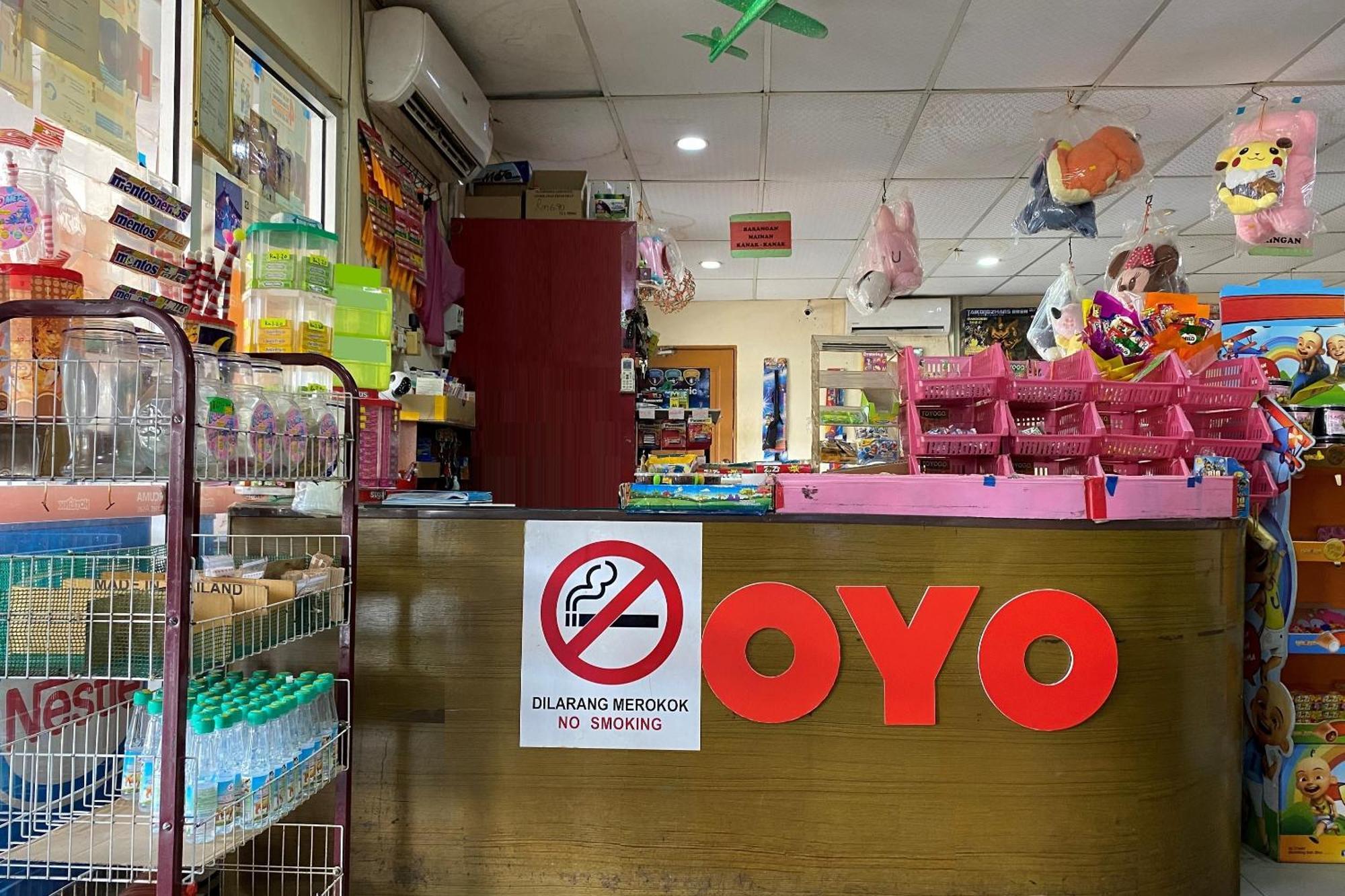 Oyo 90205 Bayu Sintok Motel チャンルーン エクステリア 写真