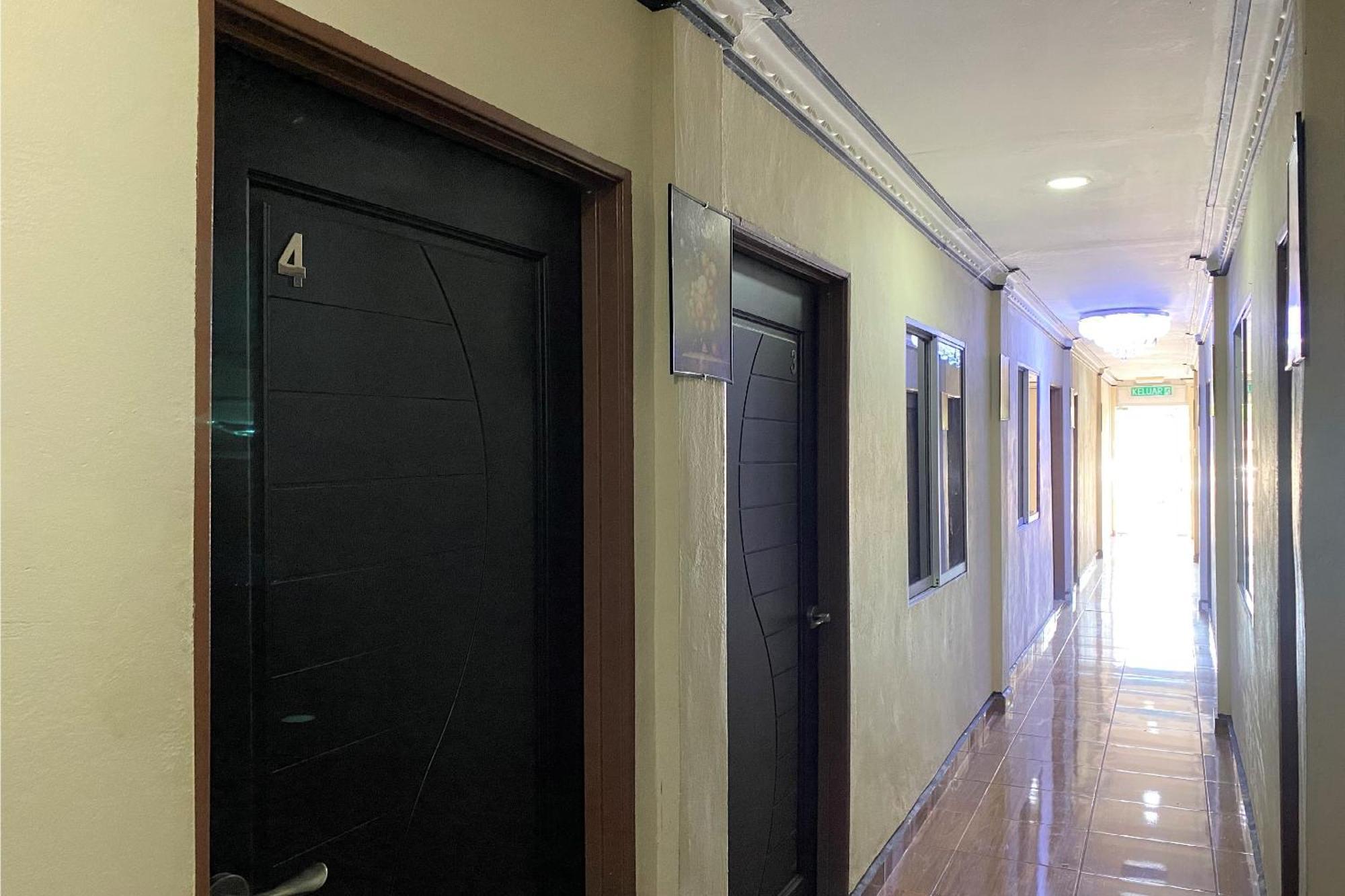 Oyo 90205 Bayu Sintok Motel チャンルーン エクステリア 写真