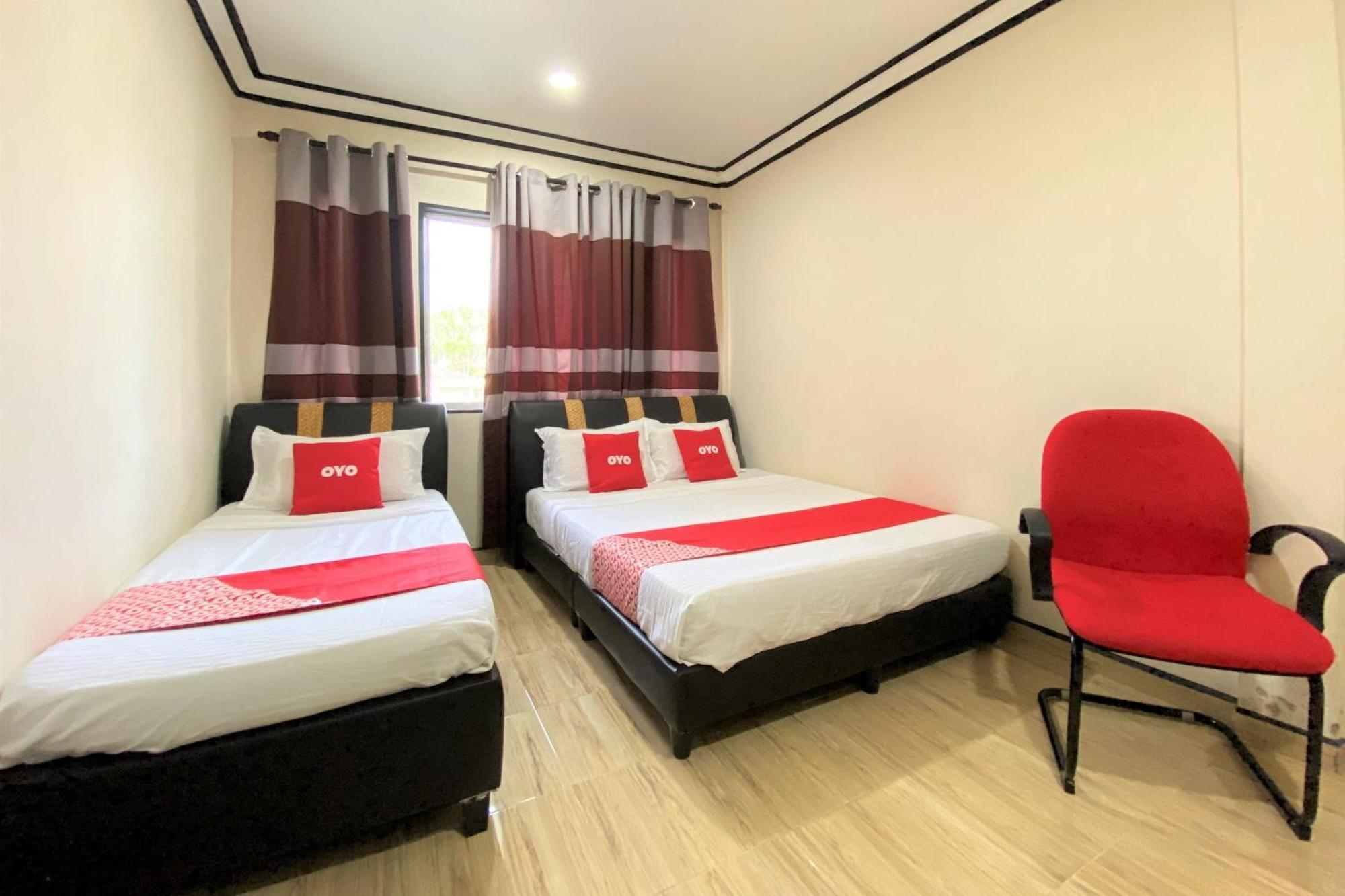 Oyo 90205 Bayu Sintok Motel チャンルーン エクステリア 写真