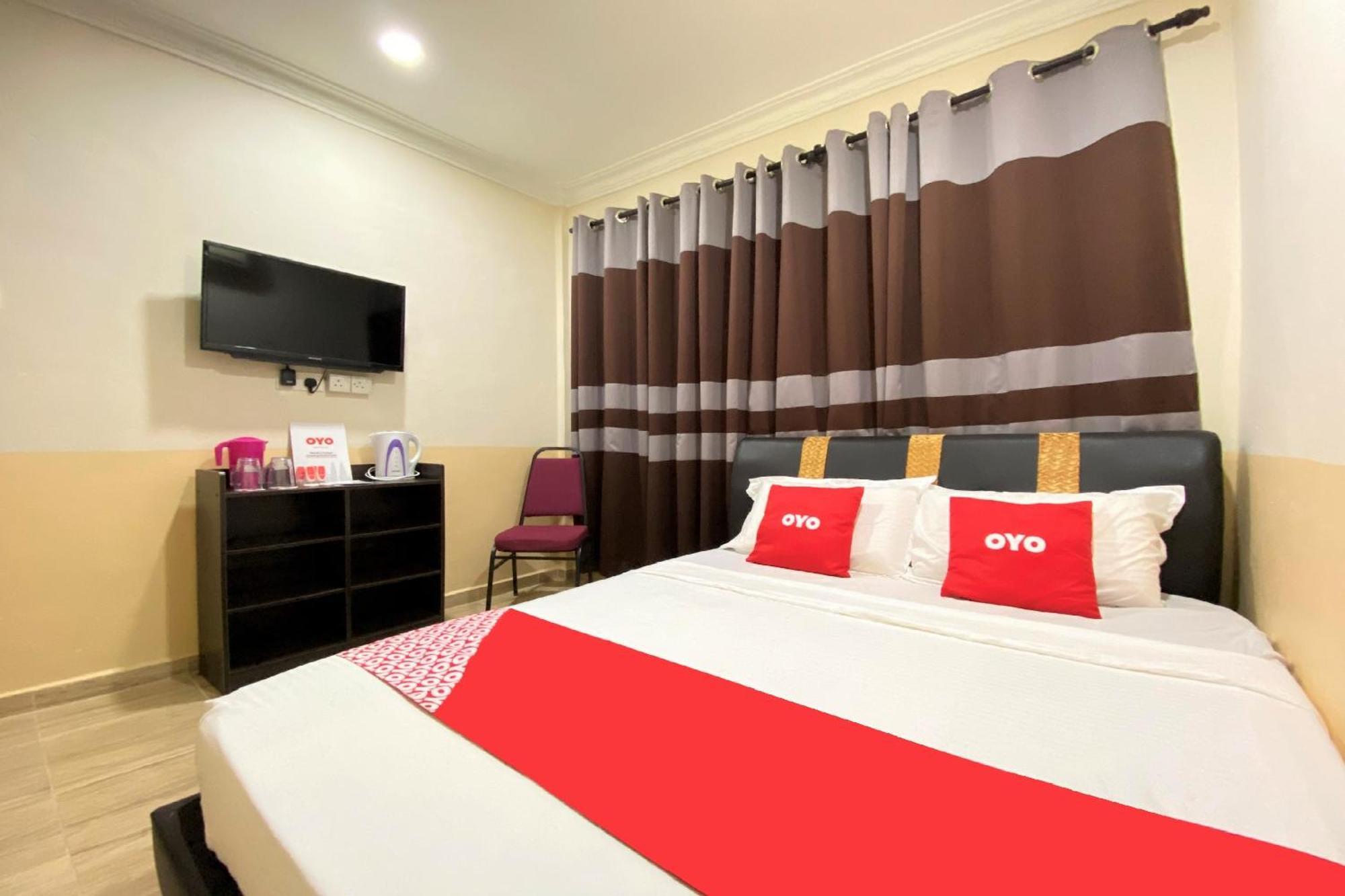 Oyo 90205 Bayu Sintok Motel チャンルーン エクステリア 写真