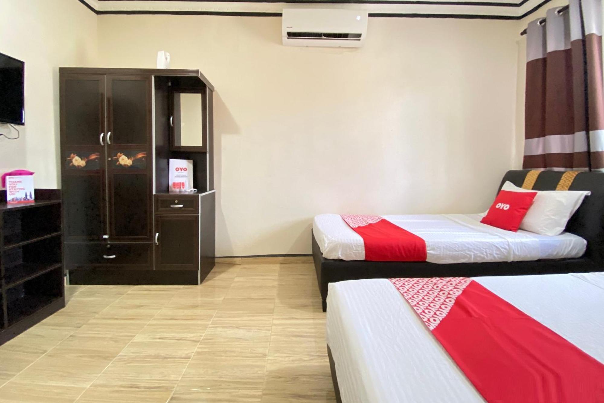 Oyo 90205 Bayu Sintok Motel チャンルーン エクステリア 写真